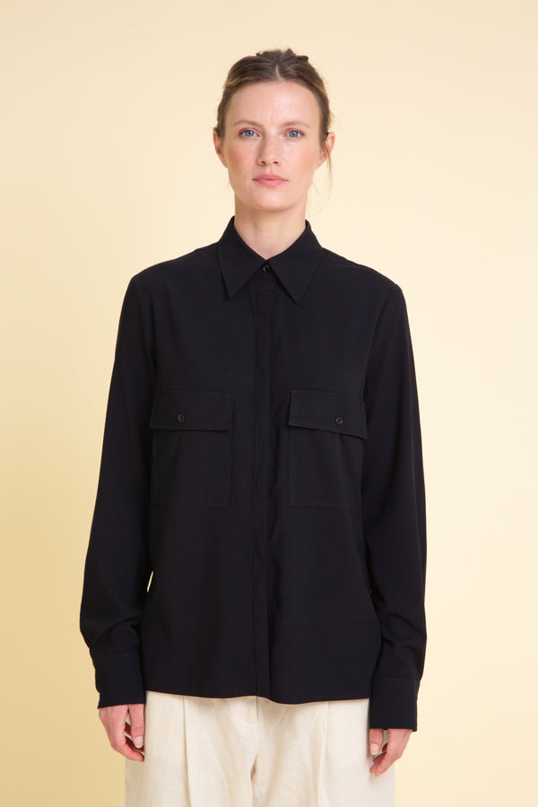 TWO FRONT POCKETS TAILORED SHIRT